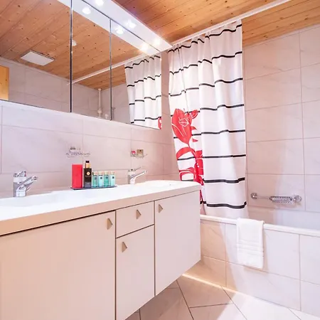 Lejlighed Haus Padrun 8 *